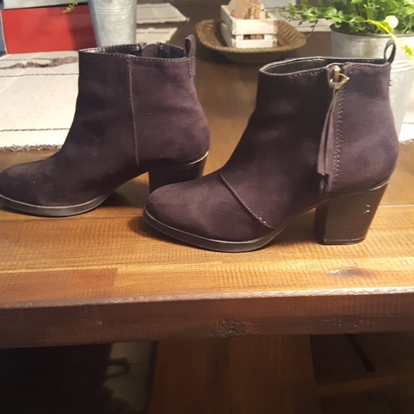 Booties - Picture 4 of 4